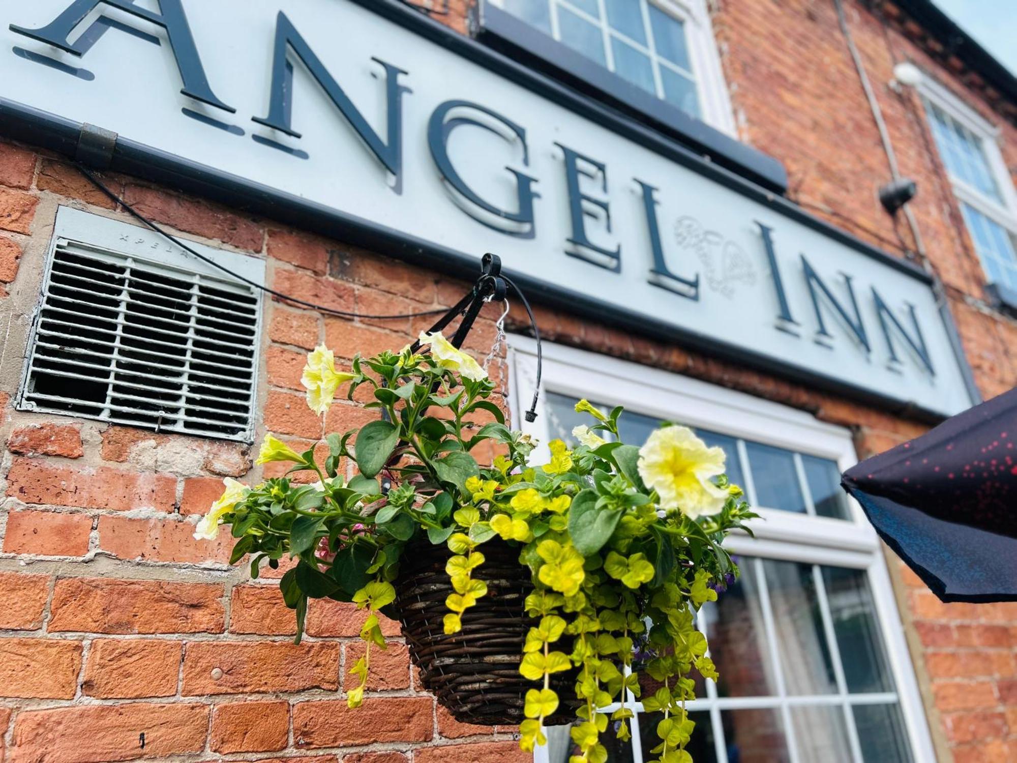 Angel Inn Misson Buitenkant foto